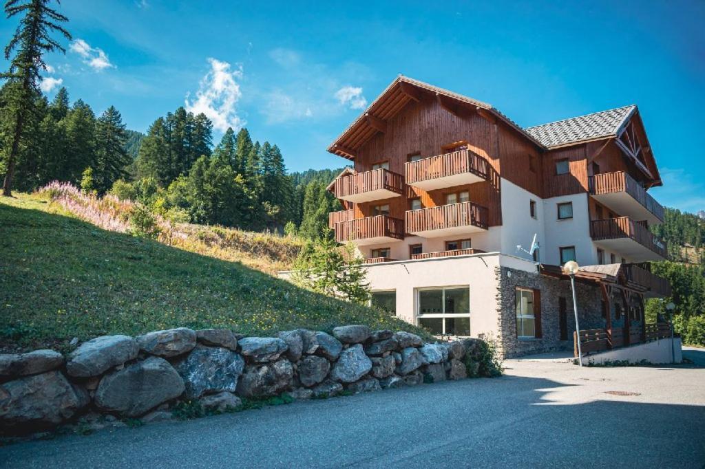 Les Gentianes By Actisource Aparthotel Puy-Saint-Vincent Eksteriør bilde