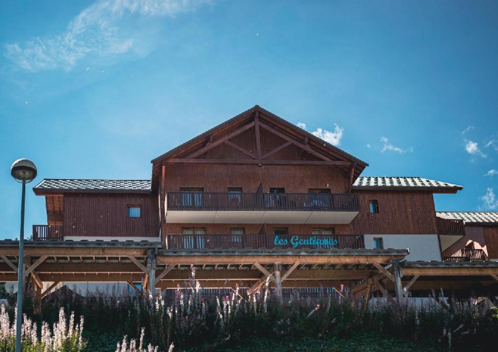 Les Gentianes By Actisource Aparthotel Puy-Saint-Vincent Eksteriør bilde